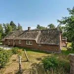 Taralyn - 1-3km From The Sea By Interhome