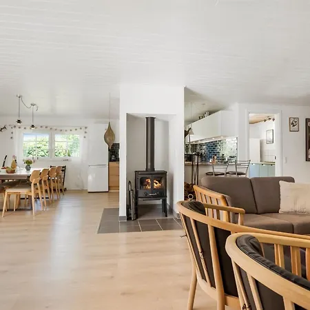 Taralyn - 1-3km From The Sea By Interhome